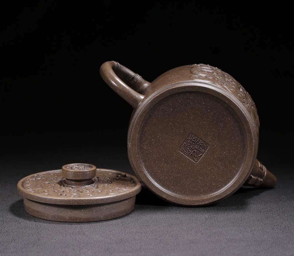 Gu Jingzhou Signed Old Chinese Handmade Yixing Zisha Teapot w