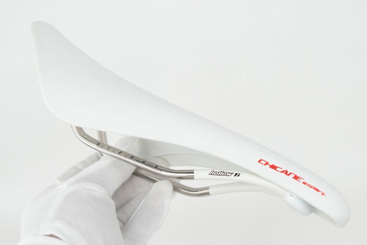 NOS SPECIALIZED CHICANE EXPERT WHITE VINTAGE SADDLE SEAT NOS SPECIALIZED CHICANE EXPERT WHITE VINTAGE SADDLE SEAT
