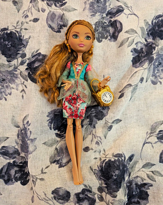 Ashlynn Ella - Ever After High Dolls - (Missing Shoes)