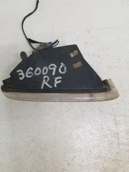 Parachoques antiniebla montado en la esquina/luz de estacionamiento para pasajeros para 95-00 CIRRUS 115719 Foto 4 de 4