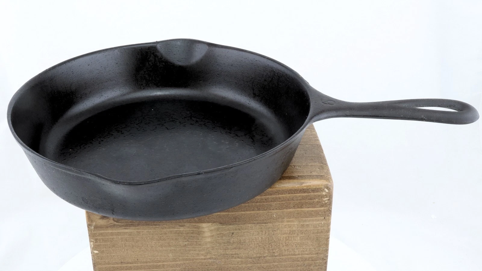 VINTAGE WAGNER WARE SIDNEY No. 6 CAST IRON FRYING PAN 1056