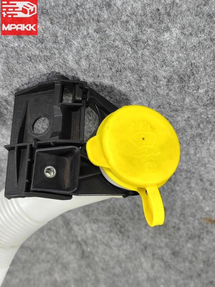 Ram Promaster 1500 2500 3500 2018-2023 depósito de lavadora de parabrisas OEM Foto 3 de 4