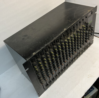 Yamaha mv1602 16-channel mic/line rack mount mixer/analog