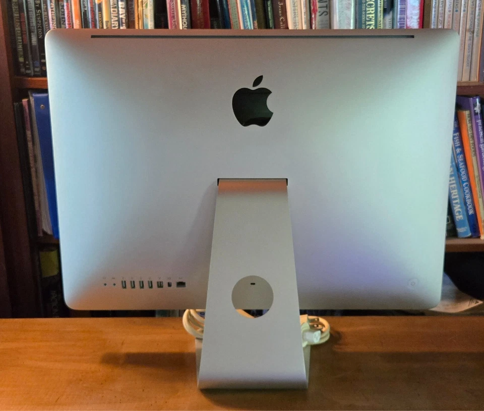 Apple iMac Desktop Computer Model A1311 21.5" For Parts Or Repair w/ Power Cord - Image 2 of 4