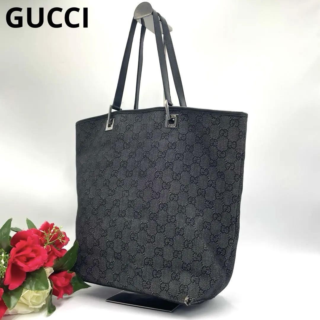 Gucci GG Canvas Tote Bag in Black Leather for Business or Casual Wear