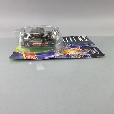 Aliens Scorpion Alien with Face Hugger Action Figure Vintage