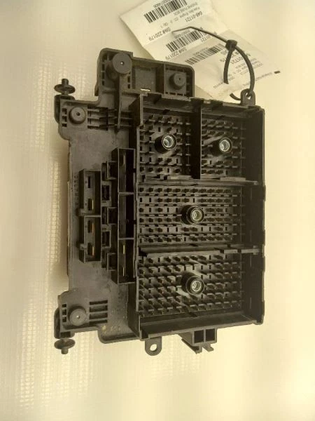 Caja de fusibles motor estilo clásico 06-07 GMC Sierra 1500 15291010 Foto 4 de 4