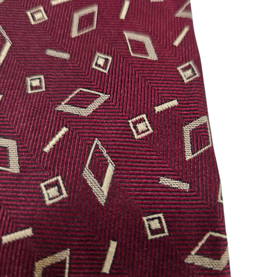 Corbata Alexander Julian Para Hombre Granate Crema Seda Patrón Geométrico Americana Foto 3 de 4