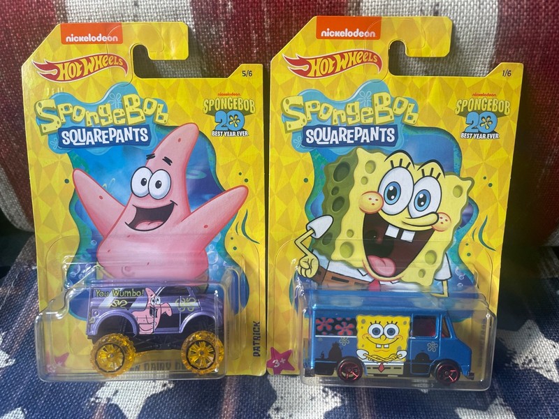 Hotwheels SpongeBob 20th Anniversay Combact Medic Lot Duo