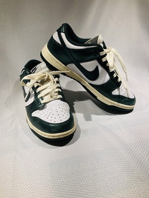 Nike Dunk Low Vintage Green Team Green DQ8580-100. Green and white in color Nice