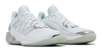 New Balance TWO WXY v5 White Silver Chrome Icy Soles BB2WYRG5 Basketball Shoe
