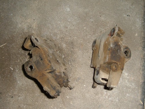 1966 1967 1968 1969 INTERLOCKING FRONT ENGINE MOUNTS V8 - Picture 3 of 3