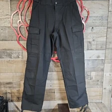 5.11 Tactical Series Men’s Clothes SZ Medium 31.5-35 Black Cargo Work Pants