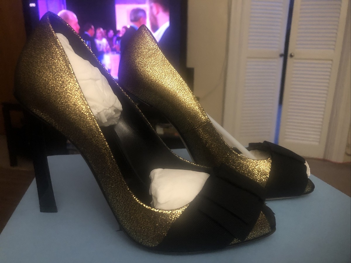 NEW! $1195 Lanvin Gold Metallic 105mm Open ToePumps With Bow