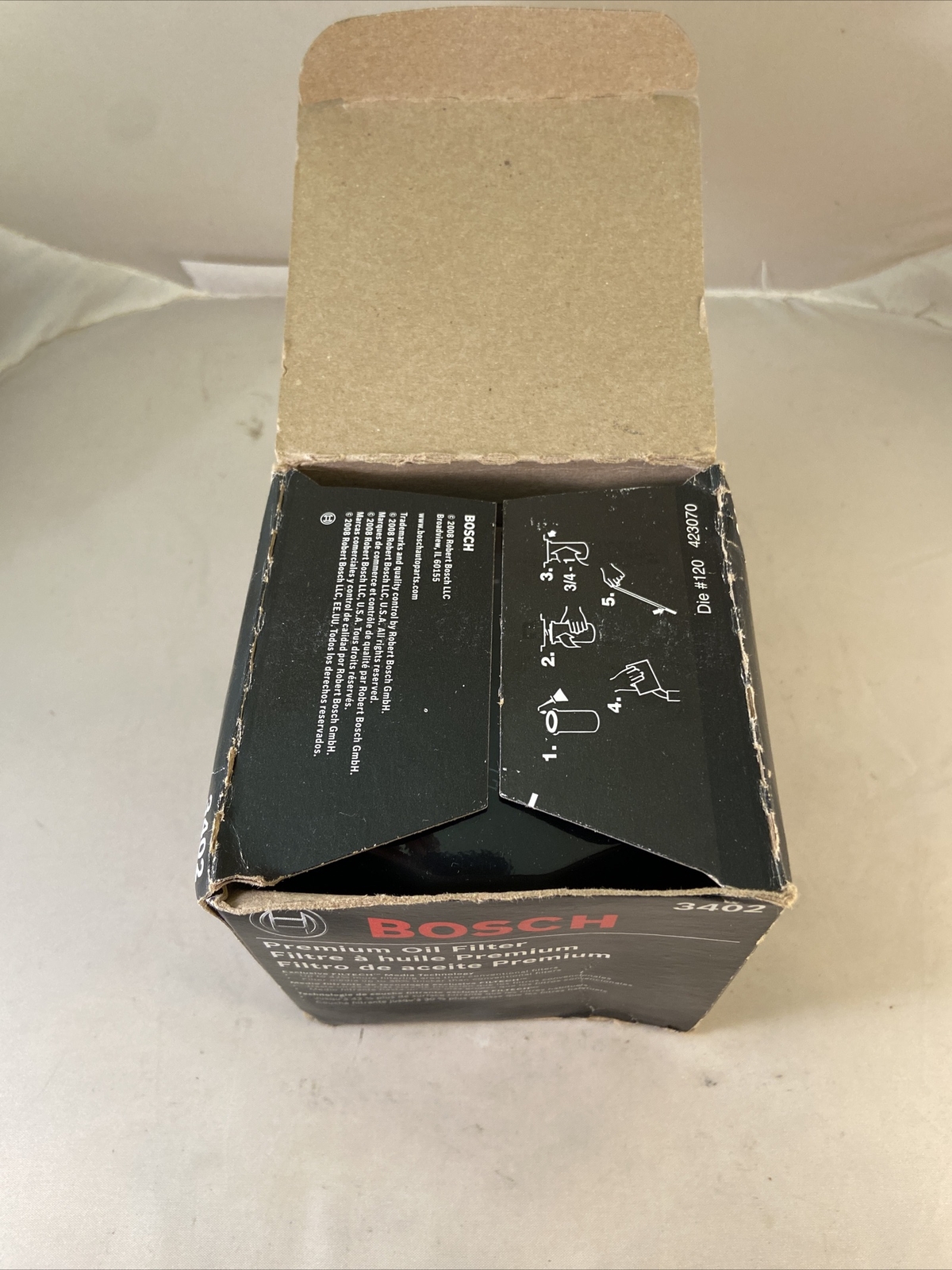 One New Bosch Engine Premium Oil Filter 3402 Filtech