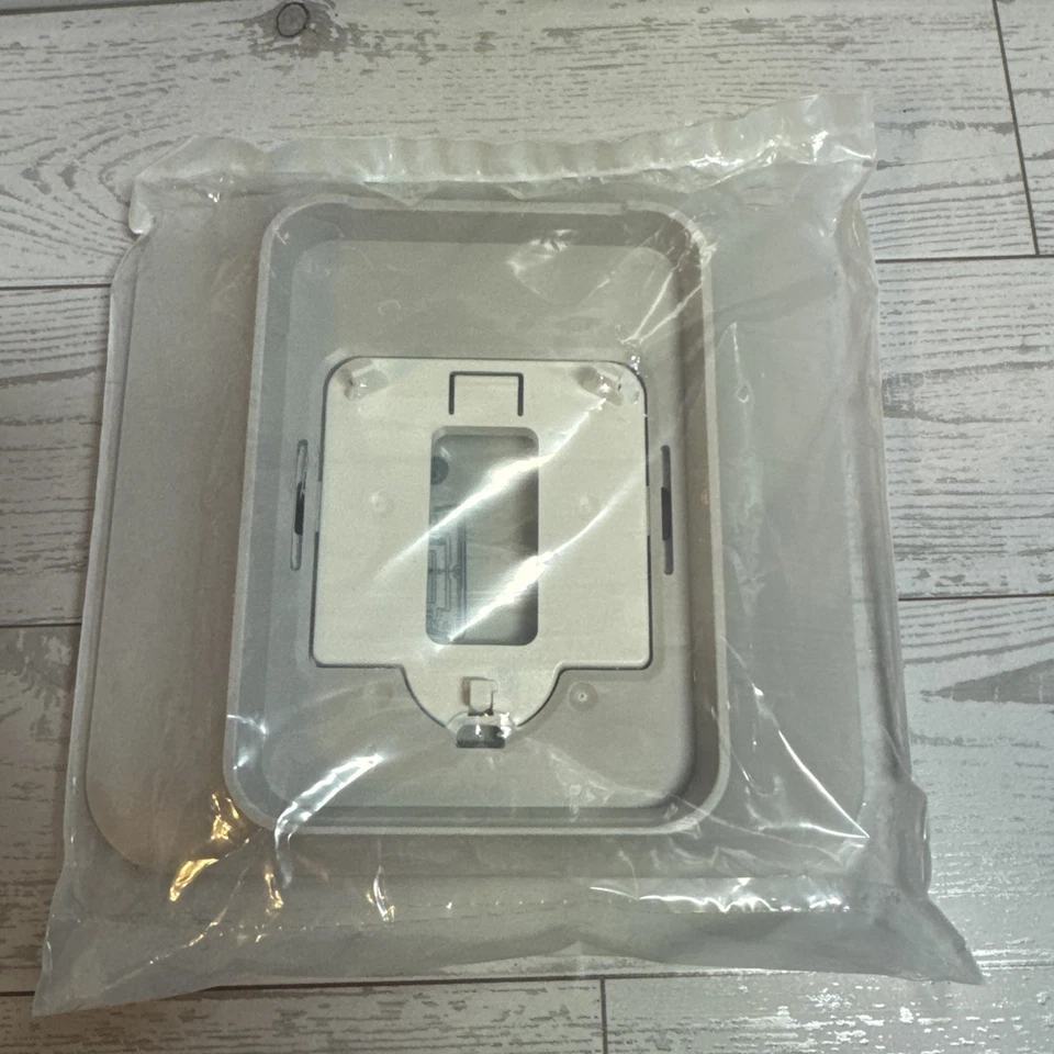 Honeywell T10 Pro Smart Thermostat With Sensor THX321WFS2001W Open box. New! - Image 4 of 4