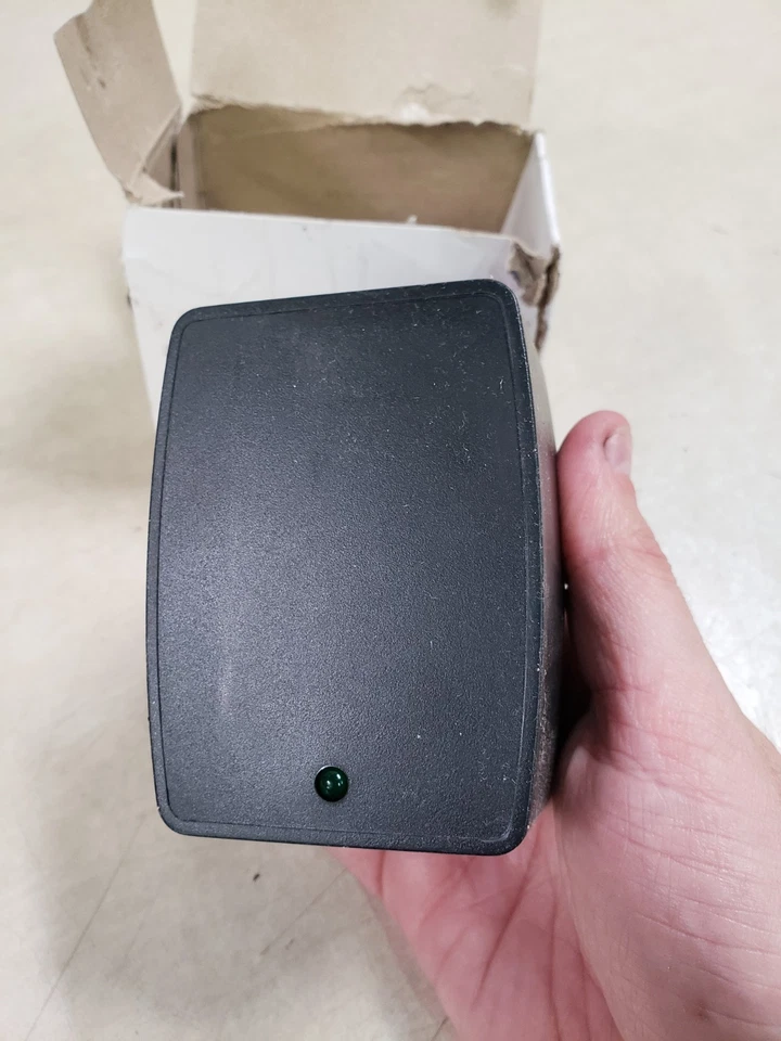 Fuente de alimentación Vitek Vt-24Vac/50, salida 24Vac, clasificación VA 50 Foto 3 de 3