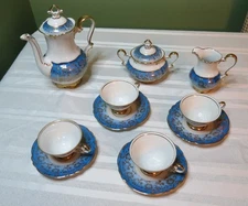 Vintage Jlmenau Graf von Henneberg Porzellan Tea Set for 4, Extra Saucers & Cup