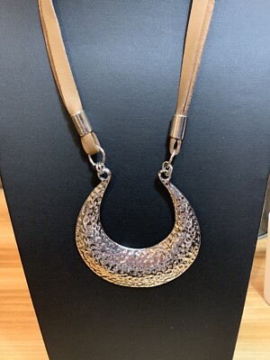 paparazzi jewelry Majority Moonstruck Brown Suede Necklace BNWT WOW!!