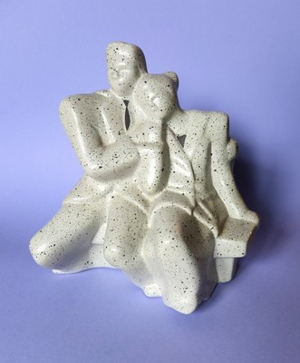 Giess Keramik Skulptur 80er postmodern Art Deco Memphis Stil Design Liebespaar