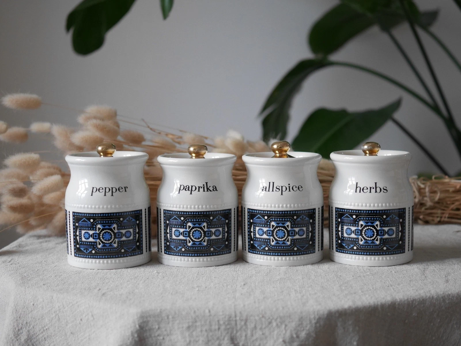Robert Stewart Scotland Spice Jars Set Of 4, Mid Century Ceramic Canisters
Opens in a new window or