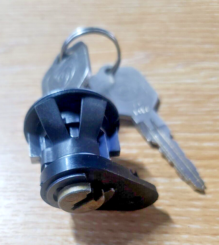 CLASSIC LEYLAND CHROME LOCK CYLINDER BMC AUSTIN MORRIS DZB 3458 N.O.S - Picture 2 of 4