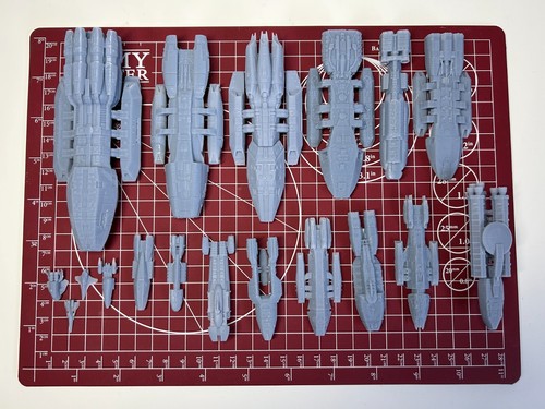 Battlestar Galactica Medusa class miniature - Picture 5 of 5