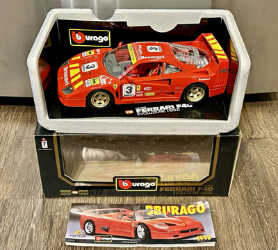 Bburago 1:18 Scale 3042 Ferrari F40 Evoluzione 1992 Red Die-Cast Model Box Set