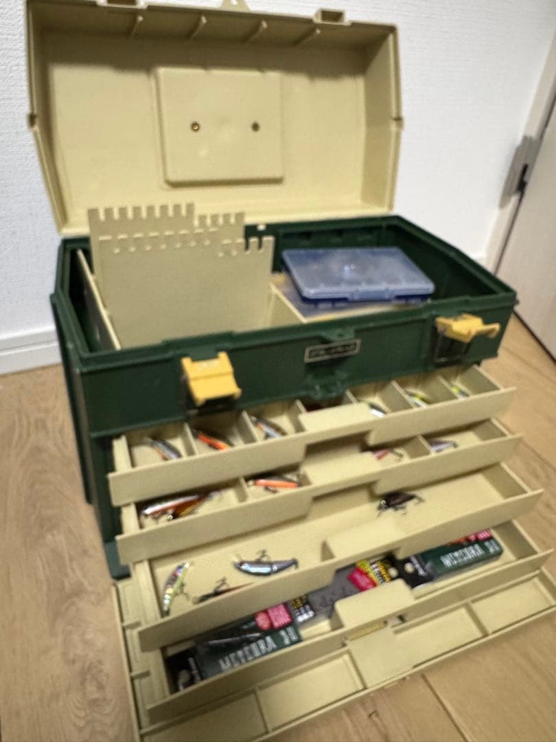 Old Plano 787 Tackle Box with Unused Jackson Meteora 45 Lures & Spinners - Image 9
