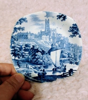Avon Scenes BLAU von Palissy Royal Worcester Mini Teller England