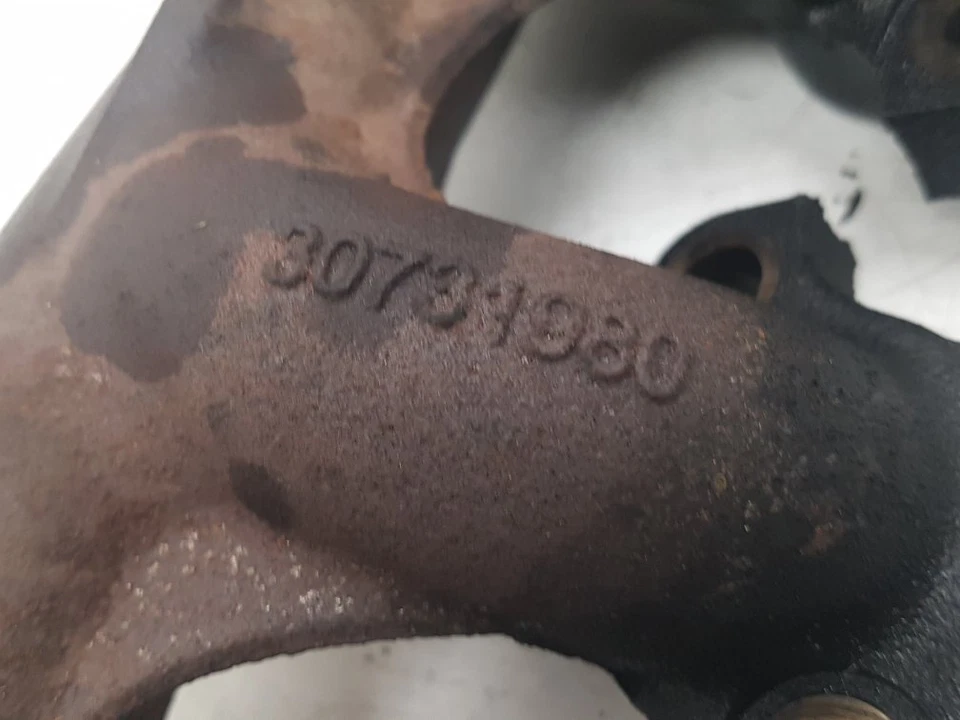 VOLVO V70 EXHAUST MANIFOLD 30731980 2005-2008 - Image 3 of 4