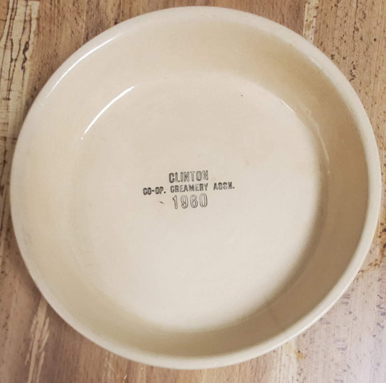 Vtg Watt Even Bake Oven Ware Pie Plate 33 Dish Co-Op Clinto Creamery Assn. 1960