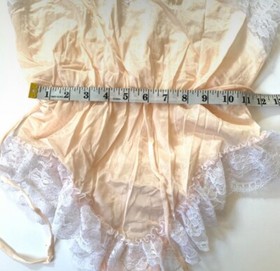 Vtg lace Lingerie Womens