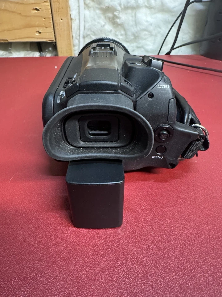 Canon Vixia HF G70 (5734C002) 4K UHD Camcorder - Black - Image 3 of 4