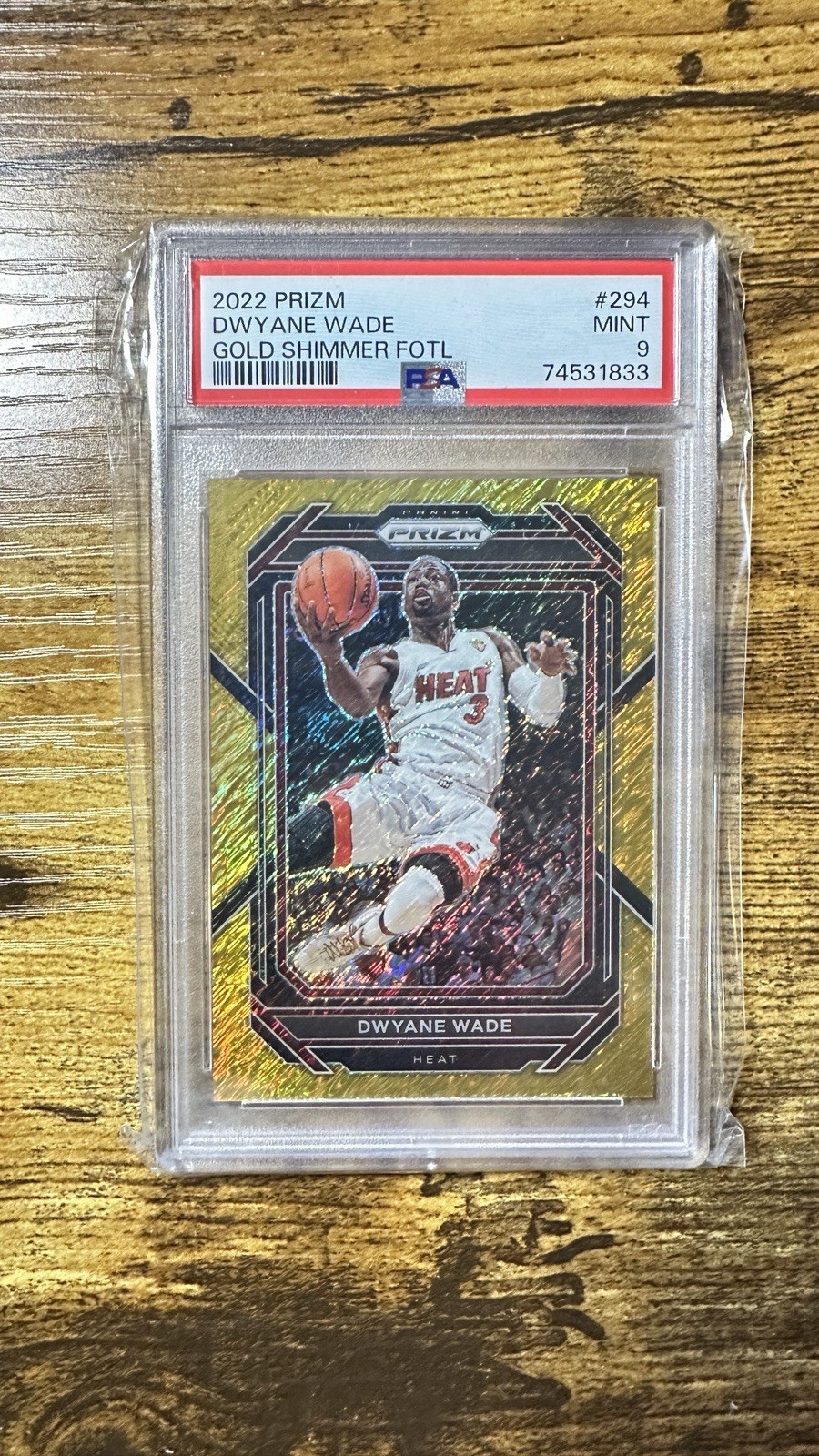 2022 Panini Prizm FOTL Dwyane Wade Auto Gold Shimmer /10 PSA 9