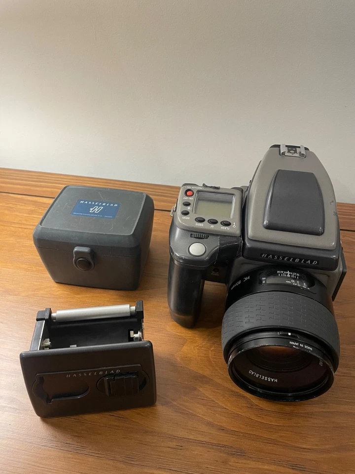 Hasselblad H1 w/ body, HV 90x viewfinder, HM16-032 film back 80mm f/2.8 lens - Image 4 of 4