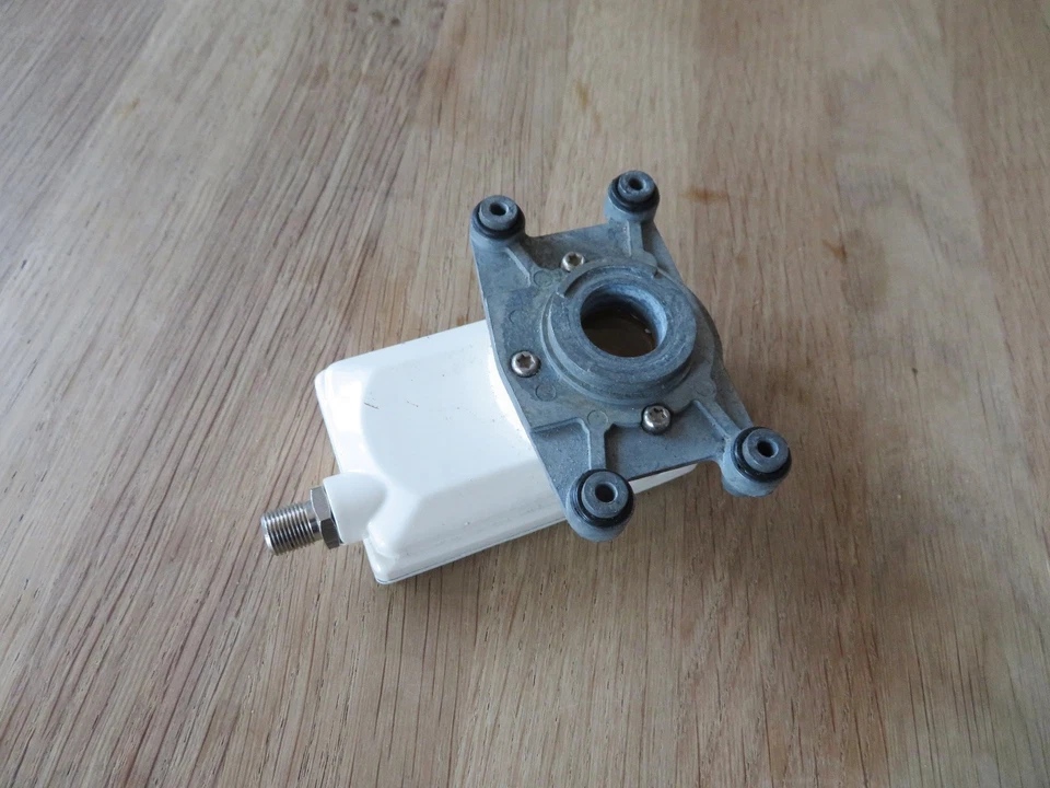 Kathrein BAS 60 / 62 - LNB; Mobisat; Flachantenne - Bild 3 von 3