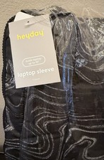 heyday Laptop Sleeve 15 in Black White Marbled Pattern