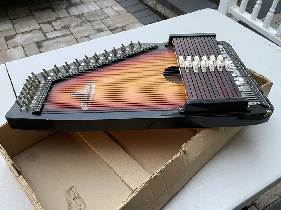 Vintage 1968 ChromAharP Rhythm Band 36-String 15-Chord Autoharp Instrument - Image 4 of 4
