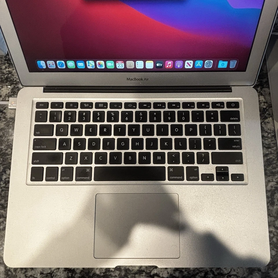 APPLE MACBOOK AIR 13" 2014 I5 1.4GHZ 4GB 256GB *read* - Image 3 of 4