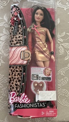 2011 BARBIE Fashionistas RAQUELLE X2277 Mattel *NEW SEALED*