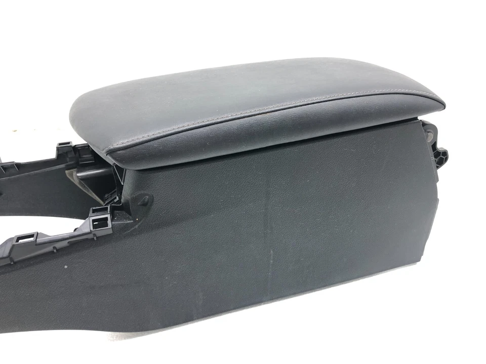 2013-2015 LEXUS GS450H GS350 FRONT CENTER CONSOLE FRAME W/ ARMREST LID OEM. - Image 4 of 4