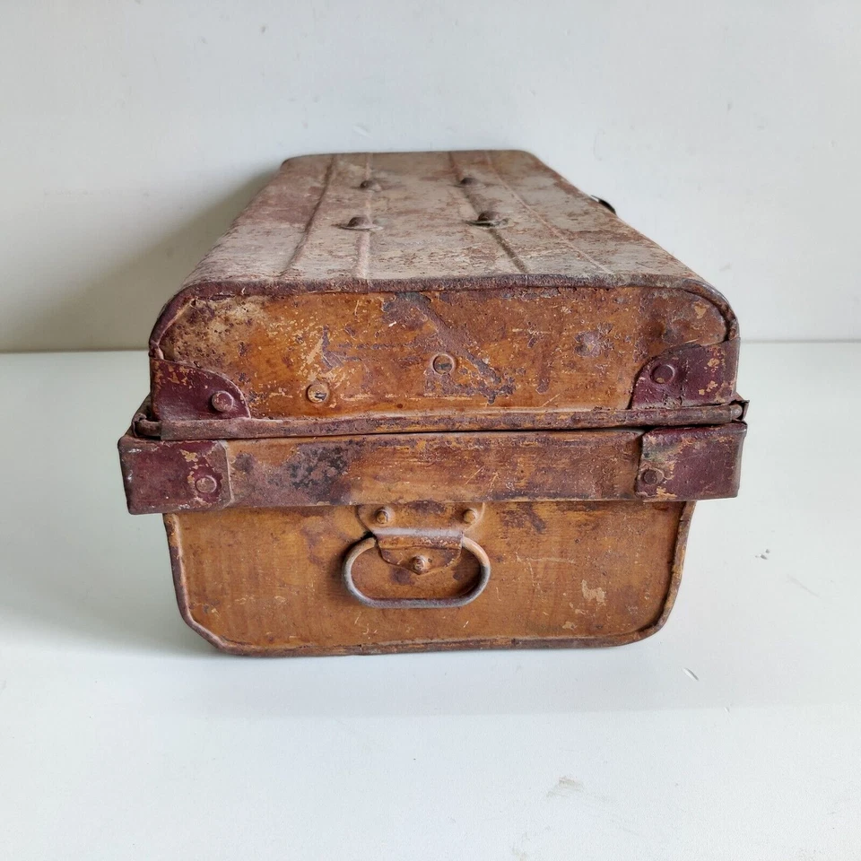 1940s Vintage Primitive Best Stahl Schatz Trunk Kiste Alt Dekorativ Sammlerstück - Bild 4 von 4