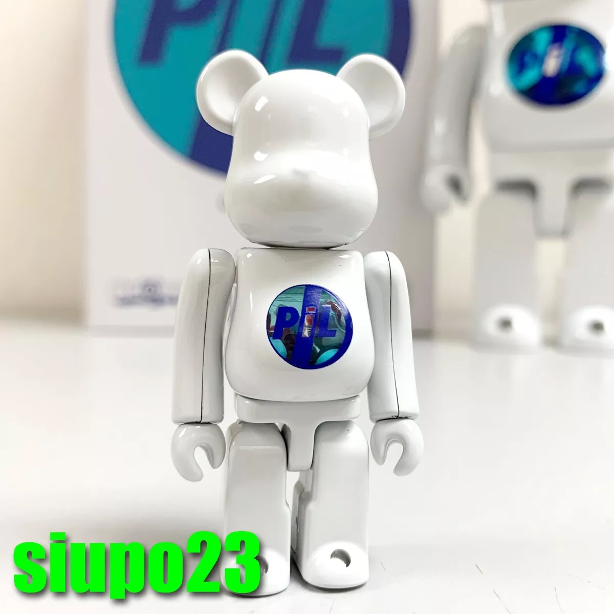 Bearbrick Medicom Toy Plus 100% & 400% Set White Chrome Ver.