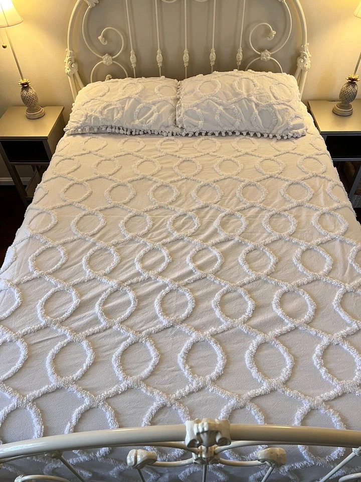 Chenille Coverlet And Two Standard Pillow Shams Full Queen White 100% Cotton - Image 4 of 4