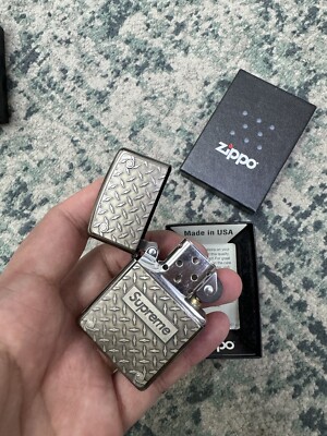 Supreme x Zippo Plate Diamond Metall Feuerzeuge | Silber | 100% Original |/ Logo