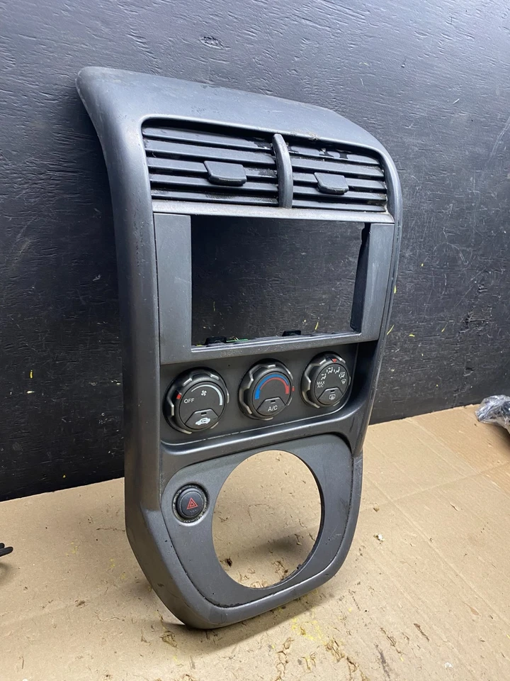 Bisel de cambio de radio control de clima Honda Element 2003 a 2008 OEM U5471 DG Foto 4 de 4