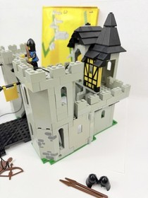 LEGO 6074 Black Falcon&rsquo;s Fortress Castle 1986 Vintage w/3 Minifigs Horses No Box