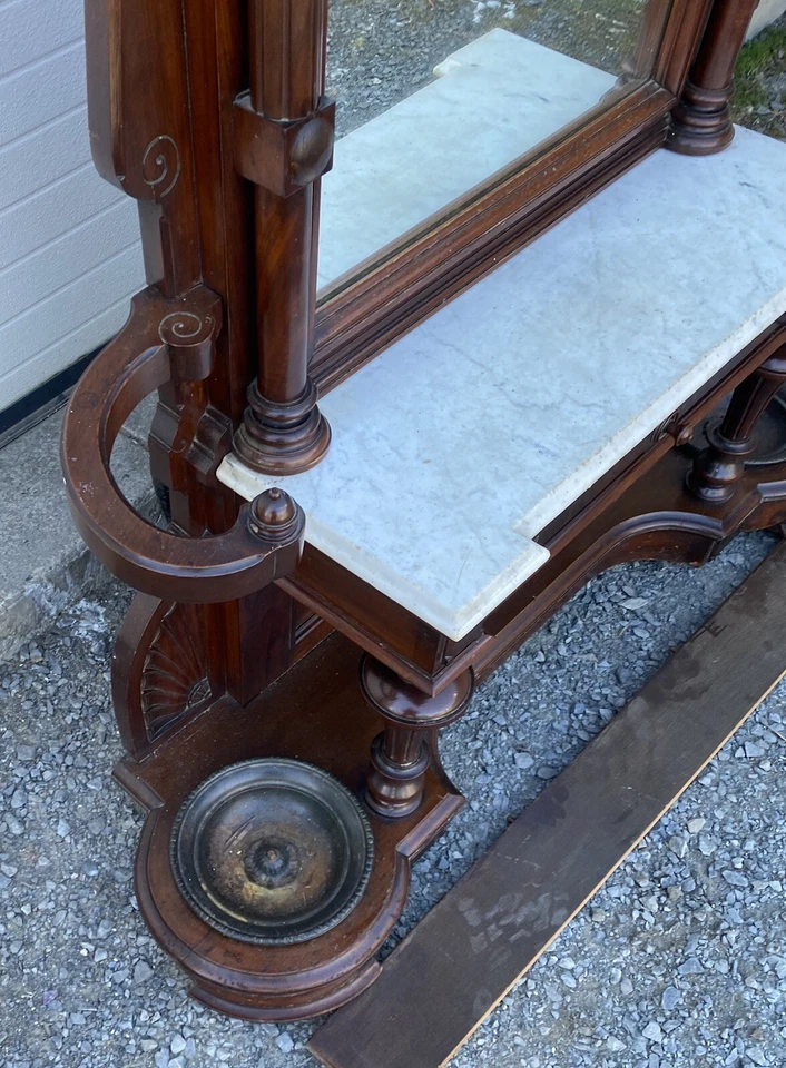 ÁRBOL DE SALÓN SUPERIOR DE MÁRMOL NOGAL RENACENTISTA Foto 2 de 4