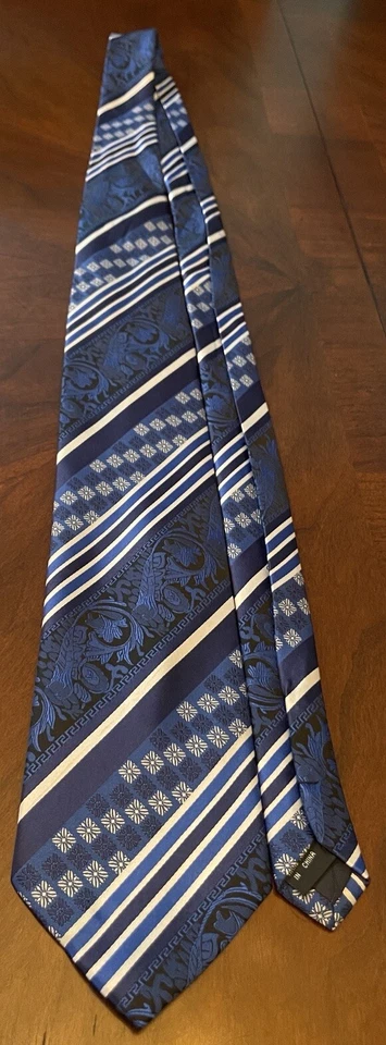 Gravata masculina Avanti Uomo azul feita à mão 100% poliéster feita na China - Imagem 3 de 4